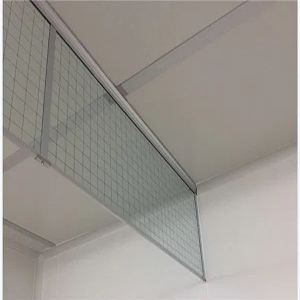 地鐵防火玻璃擋煙垂壁(圖1) 夾絲防火玻璃擋煙垂壁.jpg