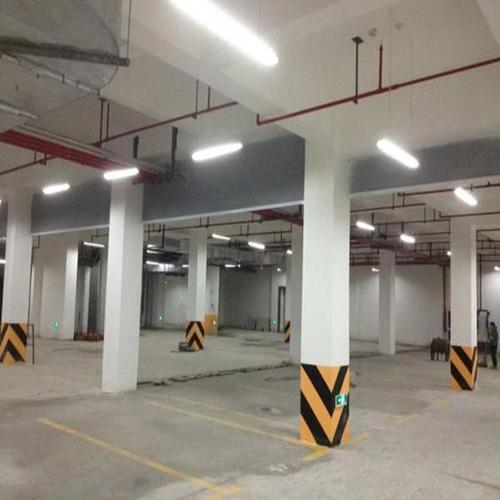 防火卷簾和擋煙垂壁有什么區別(圖2) 擋煙垂壁現場工地.jpg