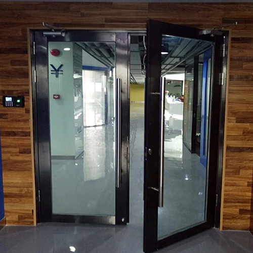 玻璃防火門廠家(圖1) 玻璃防火門樓道.jpg