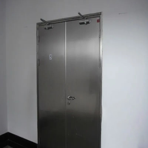 常見(jiàn)消防設(shè)施防火門(mén)和防火卷簾門(mén)(圖1) 不銹鋼防火門(mén).jpg