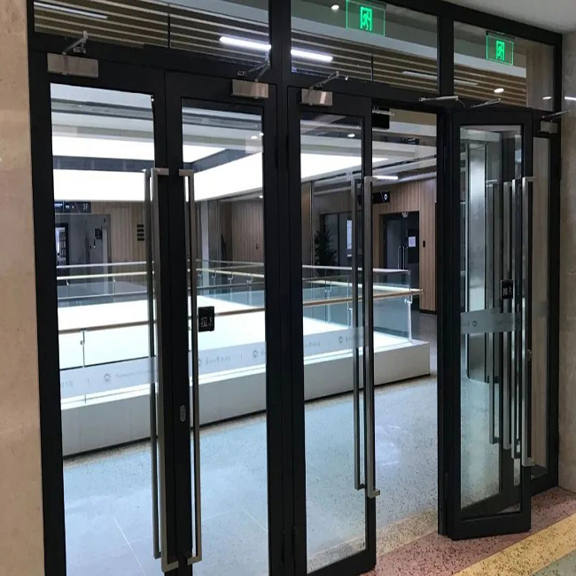 玻璃防火門廠家聯(lián)系方式(圖1) 玻璃防火門產品.jpg